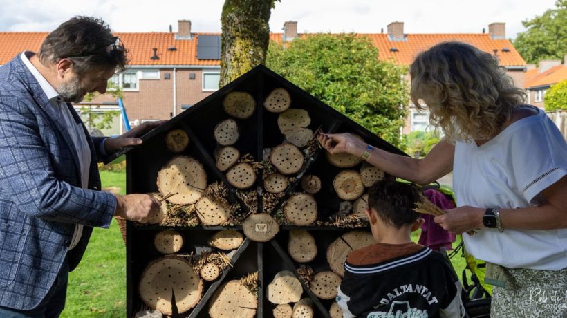 Gemeente Rheden in de ban van de bloemetjes en de bijtjes Foto: Rob de Lelij