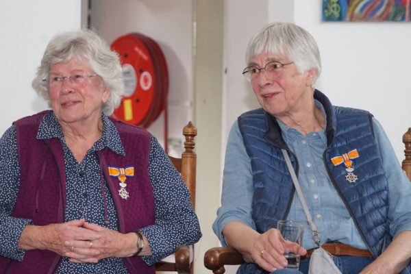 Nettie Dekker en Elis Duringhof-Gerritsen uit Ellecom Foto: Bert van Rijssen