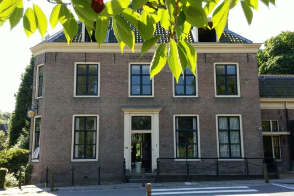 Het gemeentehuis van Rozendaal. Foto: Omroep Gelderland