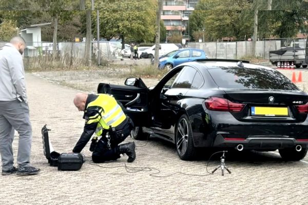 Grote verkeerscontrole bij Velperbroek Foto: Martin Slijper