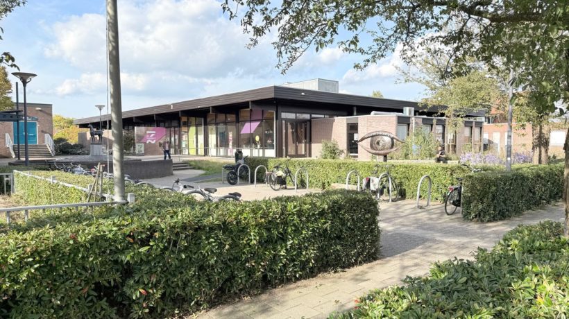 Bibliotheek De Zoomerij in De Bundel aan het Ericaplein in Dieren Foto: Martin Slijper